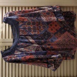 Zach and Rachel Woman Lace Flutter Sleeve Top